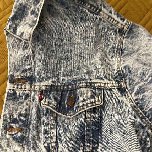 80’s Vintage Levi’s Jacket - Picture 6 of 6